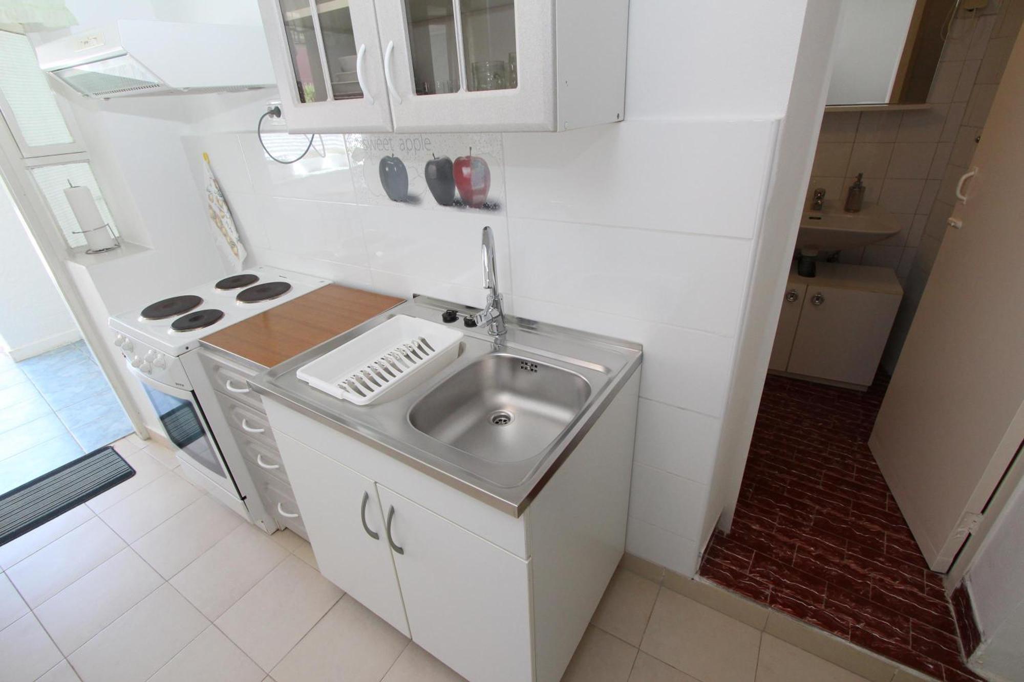 Apartments Knezovic ロヴィニ 部屋 写真