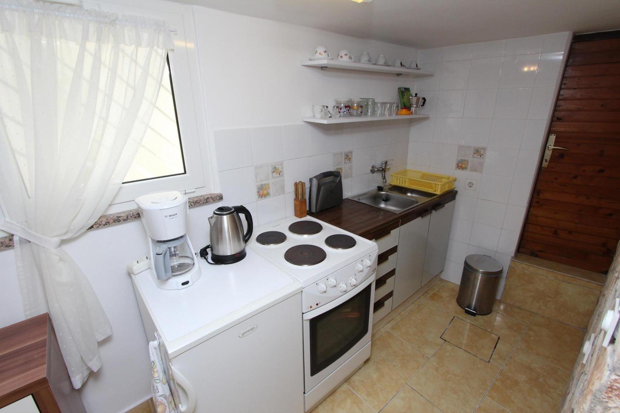 Apartments Knezovic ロヴィニ 部屋 写真